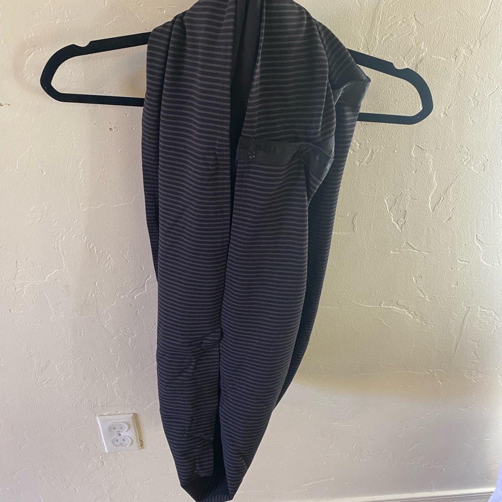 Lululemon Customizable Snap Scarf